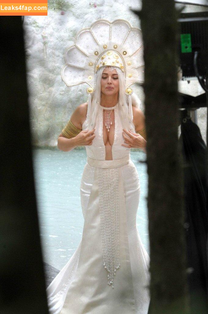 Monica Bellucci / aMonicaBellucci / bellucciginebra / monicabellucciofficiel leaked photo photo #1149