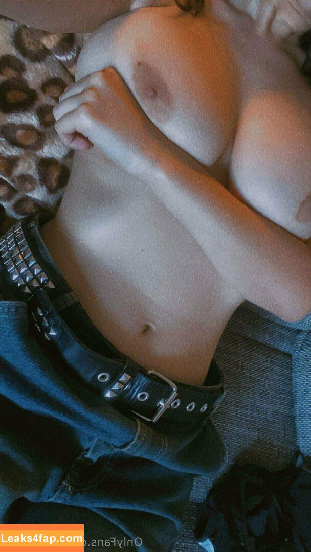 monisuea / monisue leaked photo photo #0022
