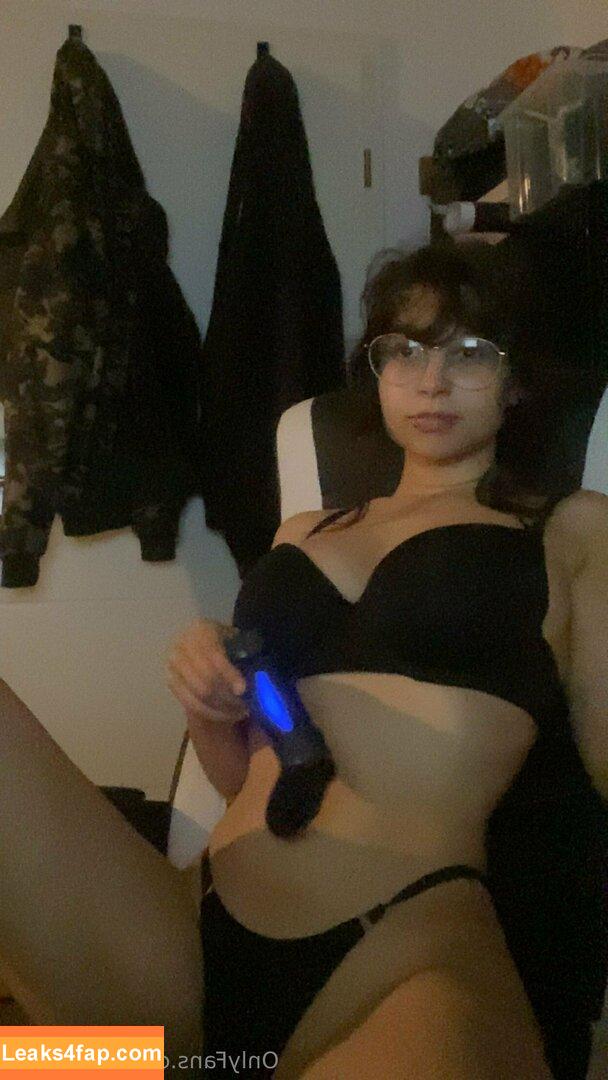 monisuea / monisue leaked photo photo #0048