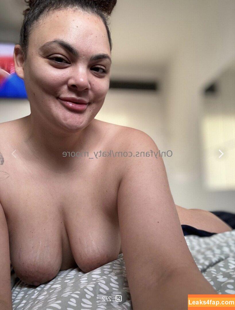 moore.calm free nudes