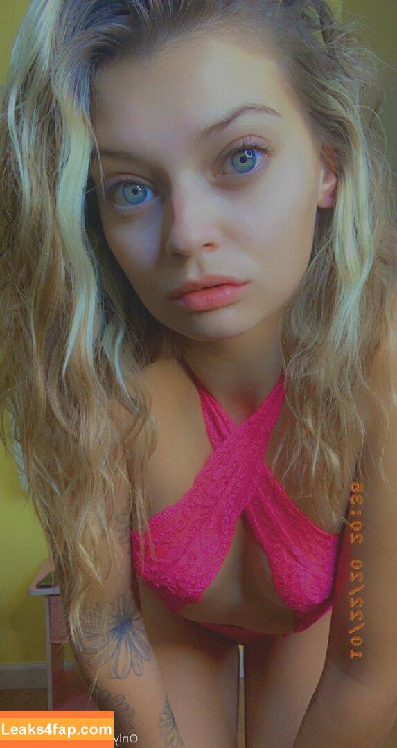 morekatie /  leaked photo photo #0010