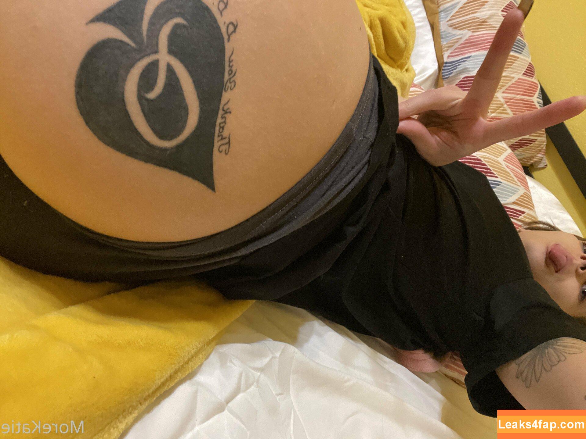 morekatie /  leaked photo photo #0037