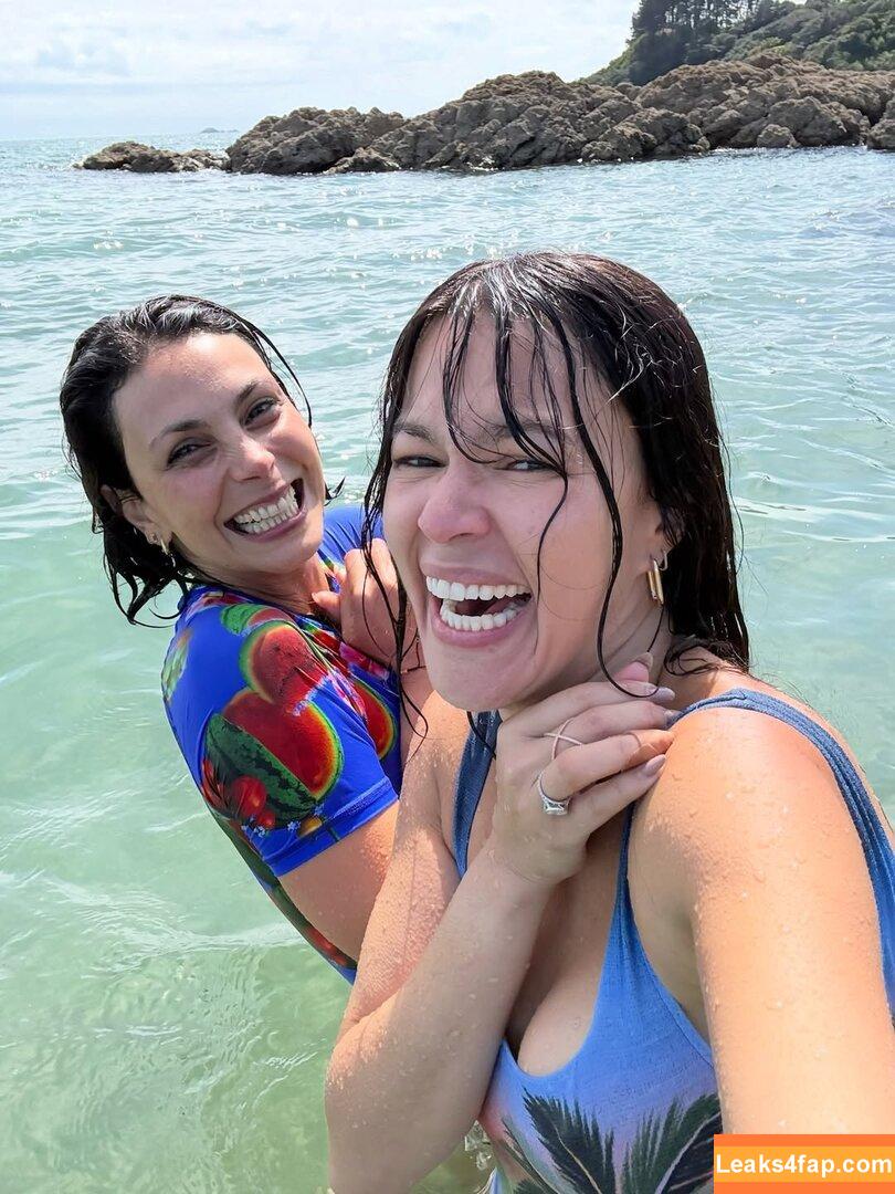 Morena Baccarin / morenabaccarin leaked photo photo #0326