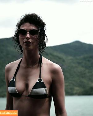 Morena Baccarin photo #0065