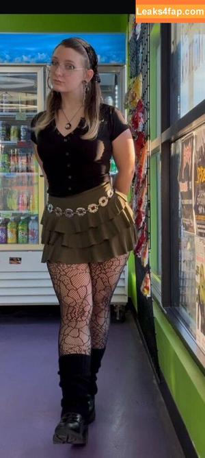 morgan_is_tired photo #0005