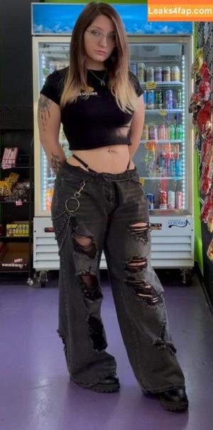 morgan_is_tired photo #0010