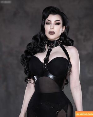 Morgana Threnody in Velvet photo #0101