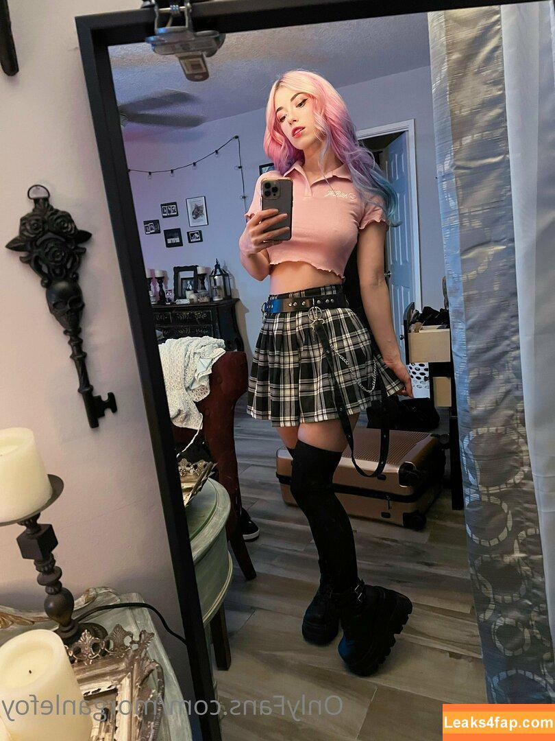 MorganLeFoy / _morganlefoy / morganlefoycos leaked photo photo #0010