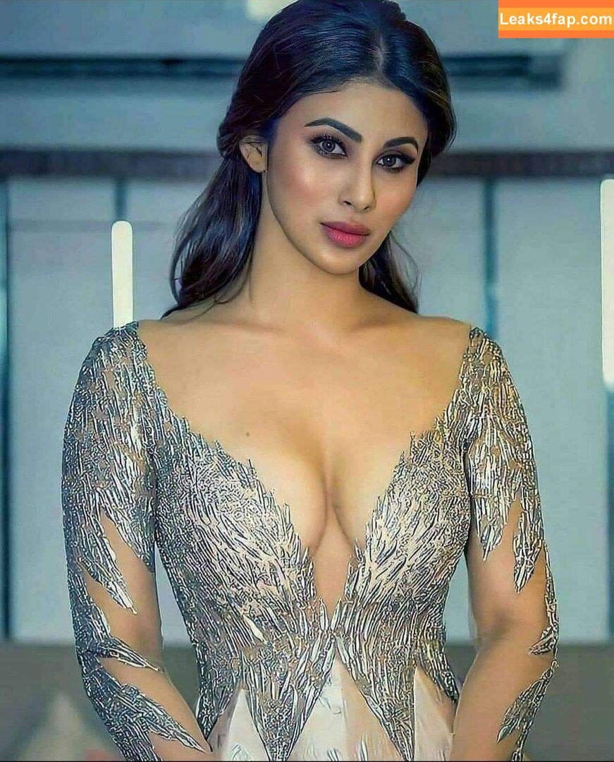 Mouni Roy / imouniroy слитое фото фото #0020