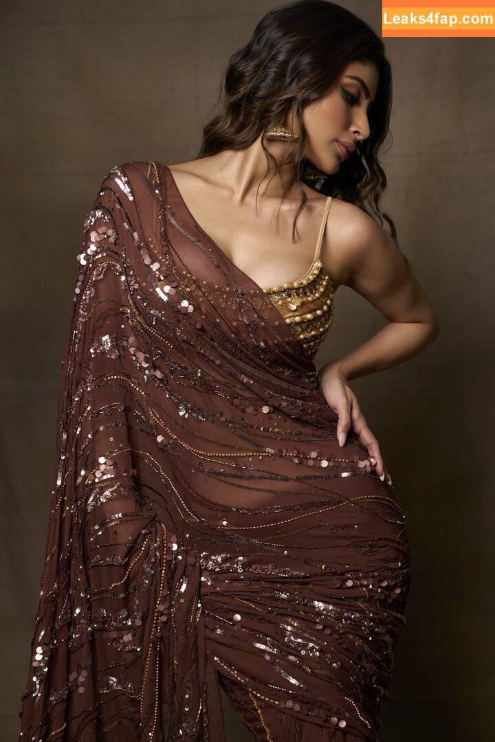 Mouni Roy / imouniroy leaked photo photo #0058