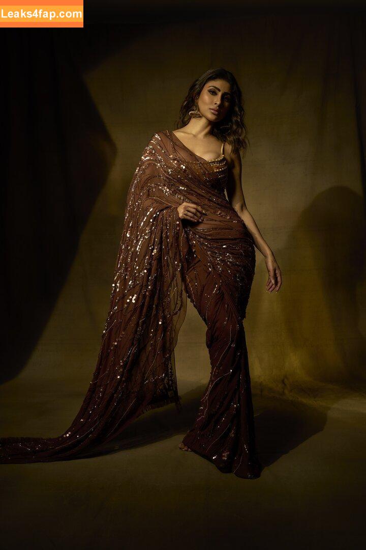 Mouni Roy / imouniroy leaked photo photo #0059