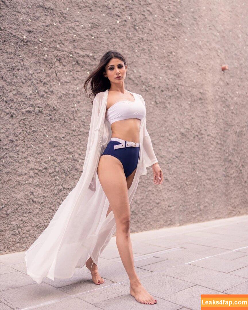 Mouni Roy / imouniroy leaked photo photo #0063