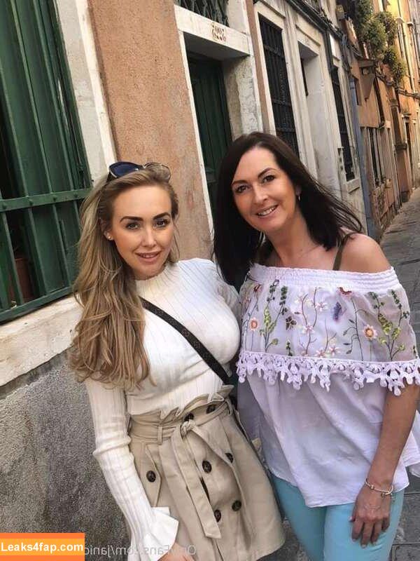 Mrs Brooks / motherbrooks / mrs_brooks31406 leaked photo photo #0001