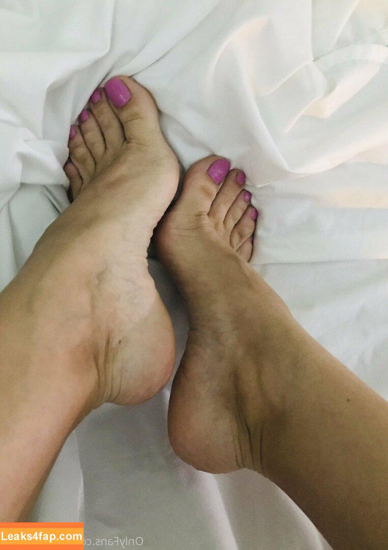mrs.hawtcakes /  leaked photo photo #0026