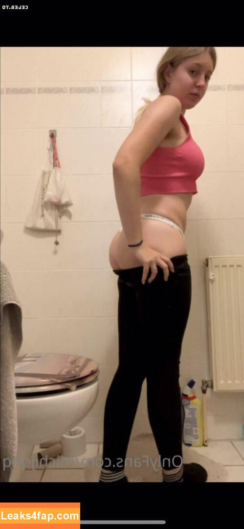 Mrs.kuechler / Michijqnq leaked photo photo #0001