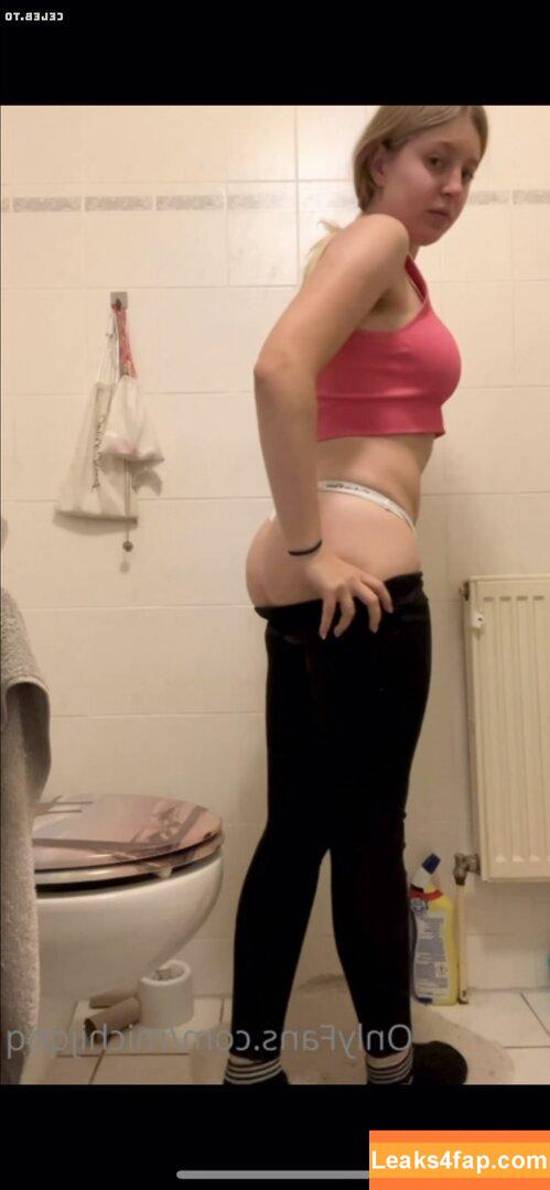 Mrs.kuechler / Michijqnq leaked photo photo #0027