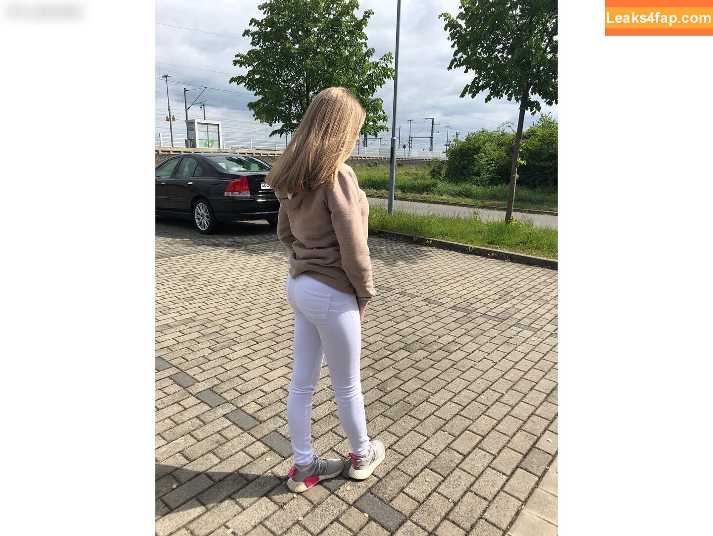 Mrs.kuechler / Michijqnq leaked photo photo #0064