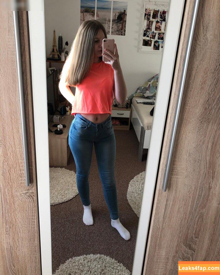 Mrs.kuechler / Michijqnq leaked photo photo #0072