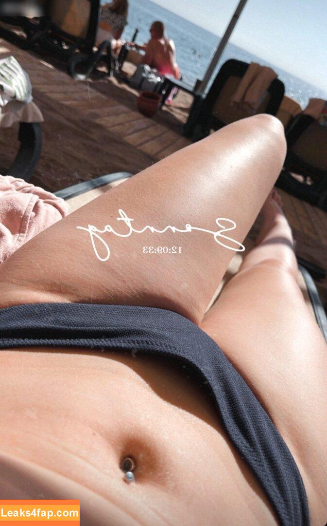 Mrs.kuechler / Michijqnq leaked photo photo #0122