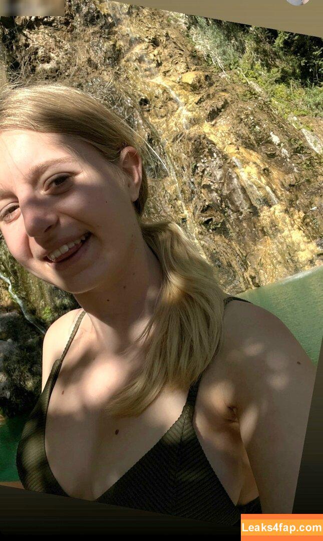 Mrs.kuechler / Michijqnq leaked photo photo #0123