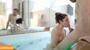 Mrs Rory photo #0003