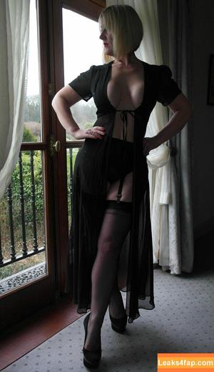 Mrs S Stockings photo #0229