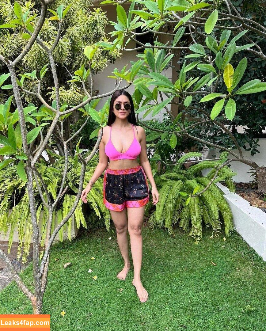 Mrunal Thakur / mrunalthakur leaked photo photo #0022