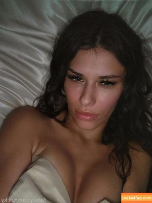 Ms Tricky photo #0284
