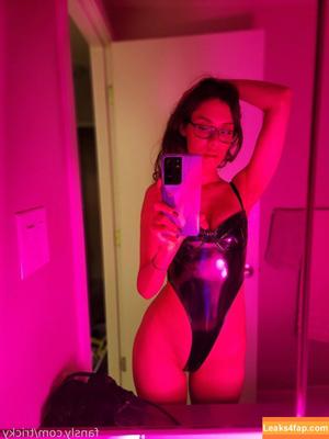 Ms Tricky photo #0942