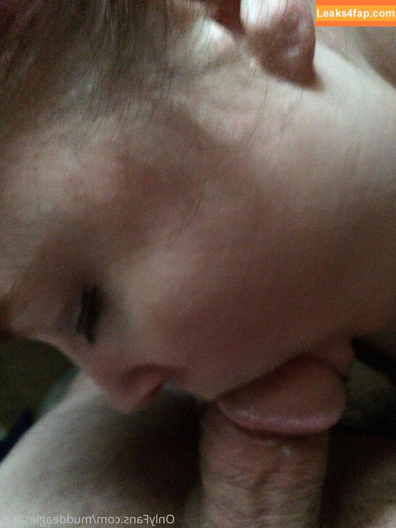muddeaglesbrat /  leaked photo photo #0013
