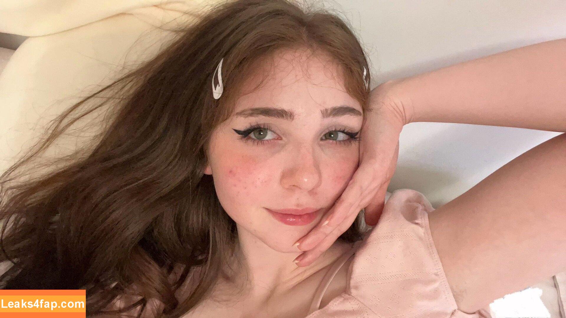 muffinsmuffins222 / lilmuffymuff / valentine / valentinedoll21 leaked photo photo #0141