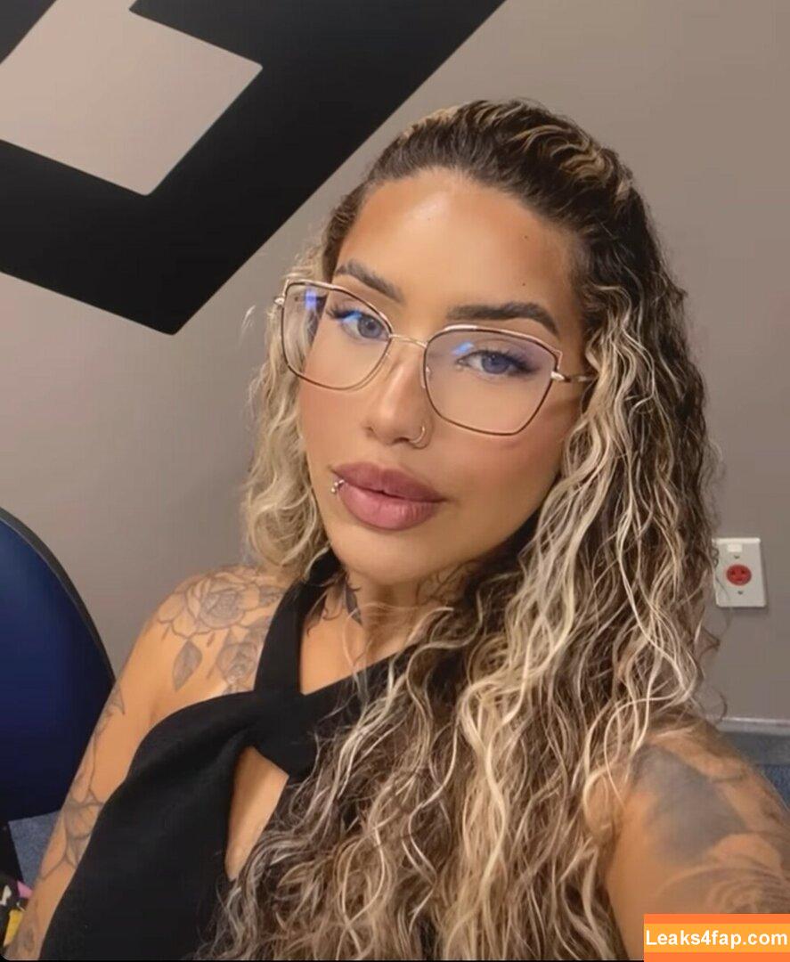 Muito Linda / muito.linda_ / naticasassola leaked photo photo #0520