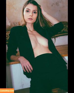 Muriel Melinda photo #0014