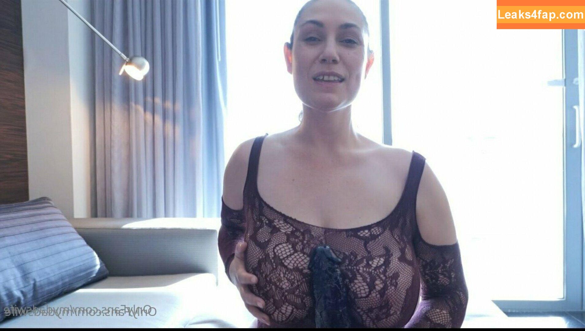 My Dads Wife / https: / mydadswife / valerialipovetsky слитое фото фото #0006