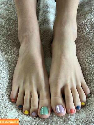 myposedtoes photo #0061