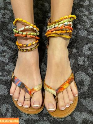 myposedtoes photo #0172