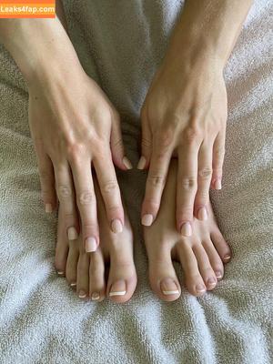myposedtoes photo #0174