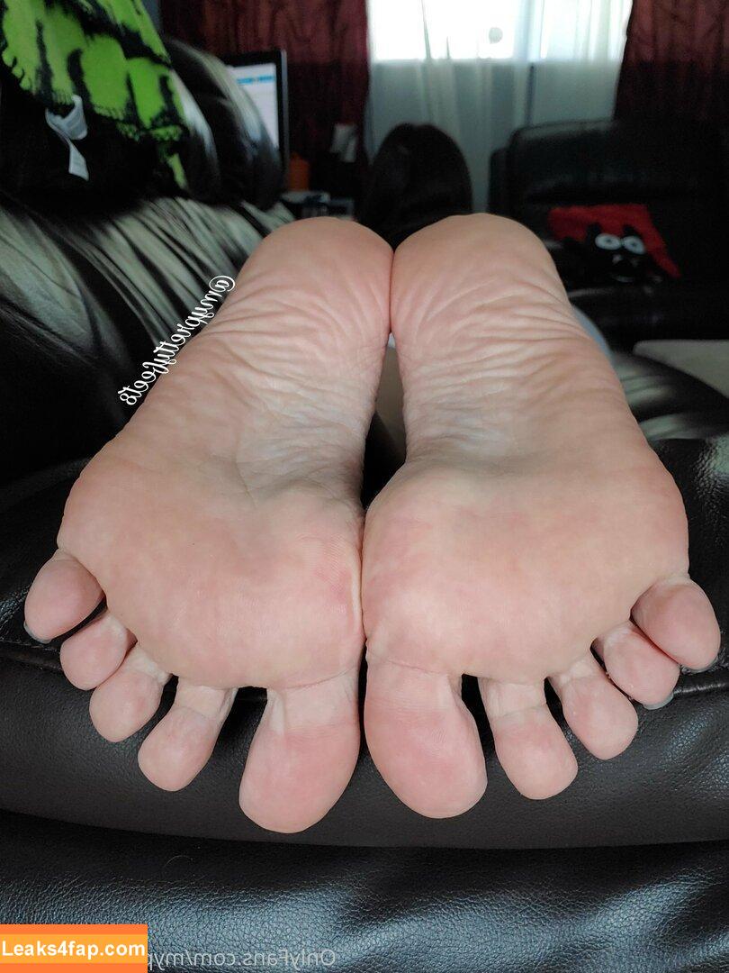 myprettyfeet8free / MalekasNailz leaked photo photo #0371