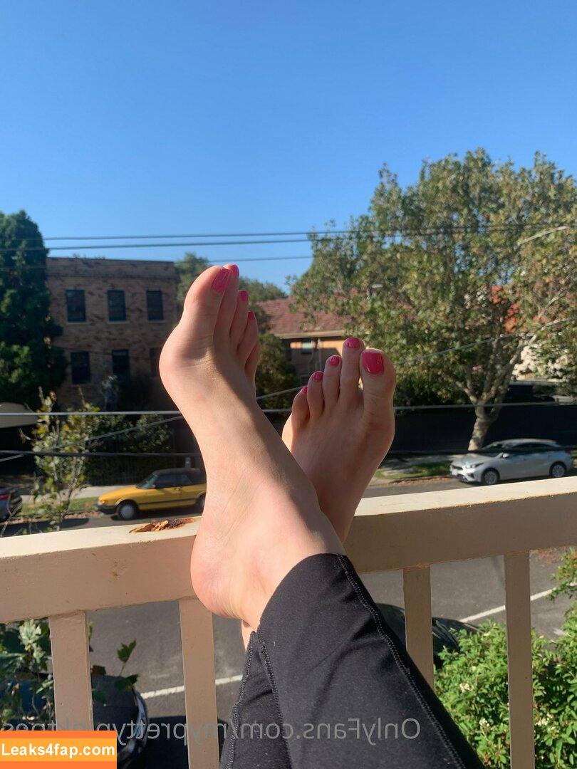 myprettypinktoes /  leaked photo photo #0001