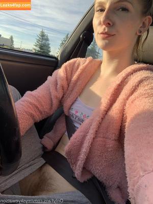myskyewatson photo #0039