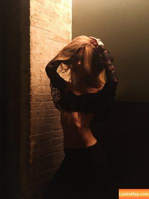 Nadia Turner photo #0007