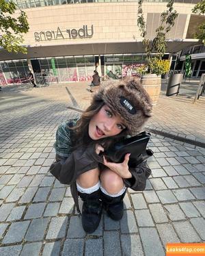 Nadine Breaty photo #0131