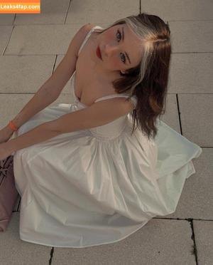 Nadine Breaty photo #0144