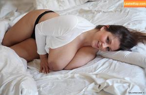 Nadine J photo #0017