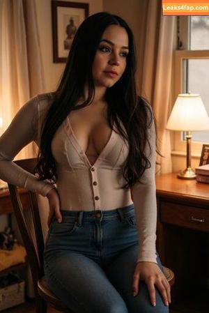 Nadine Sage photo #0014