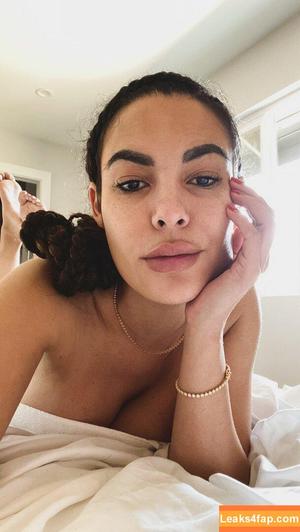 Nadine Velazquez photo #0001