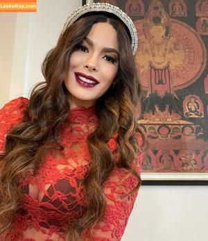 Nadine Velazquez photo #0022