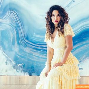 Nadine Velazquez photo #0063