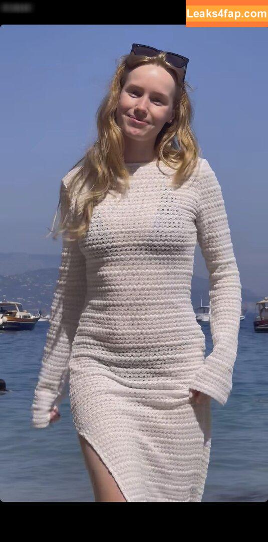 Nadine von relaxASMR / yt_relaxasmr leaked photo photo #0056