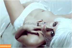 Nadine Wo photo #0002